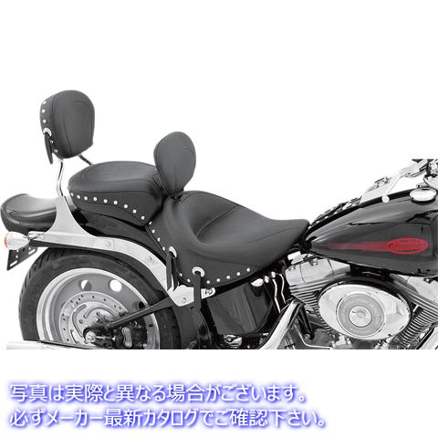 取寄せ 取り外し可能なバックレストを備えたワイドスタイルのソロシート マスタング Wide Solo Seat - With Backrest - Black - Studded W/Concho - Softail '06-'10 79532 08020534